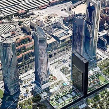 De Frente A 4 Torres, Habitacion Con Bano Hotell Madrid Exteriör bild